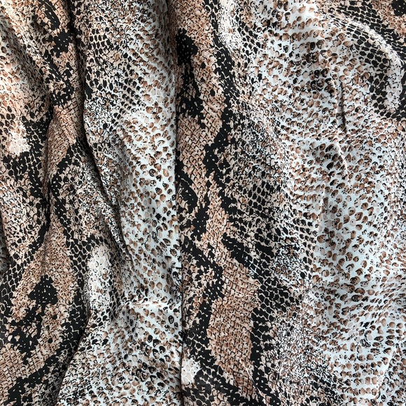 Snake Print High Waist Crop Pants - Picture 7 of 7